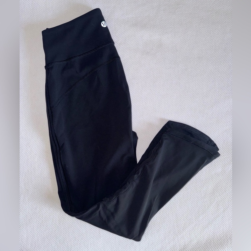 Lululemon Cropped Leggings with criss cross mesh detail on calves